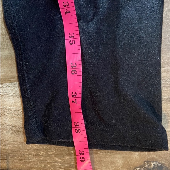 Black High-Waisted Leggings - Picture 6 of 7